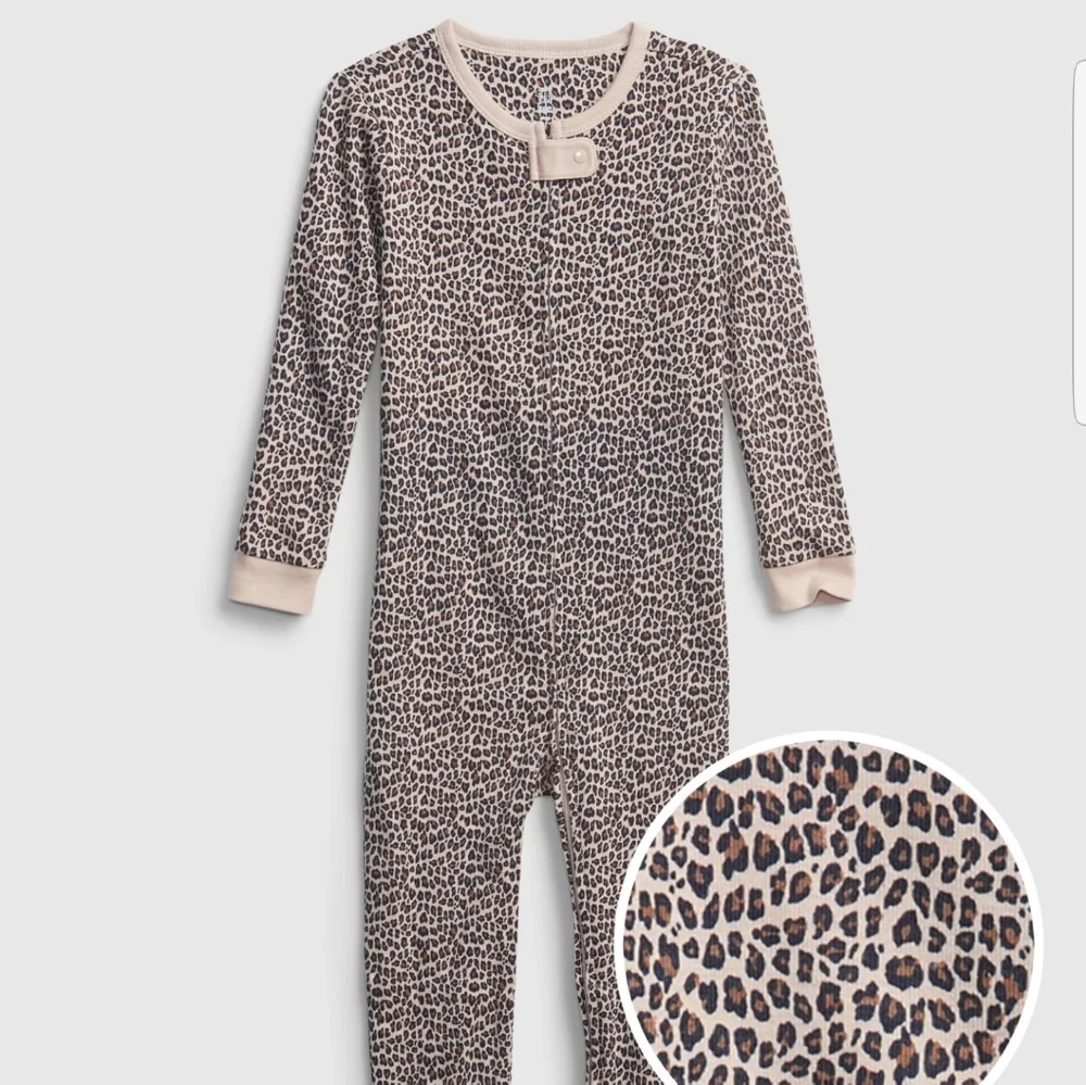 Baby Gap Leopard Print Ribbed Zip‎ Front Sleeper Pajamas 18-24 Months NEW